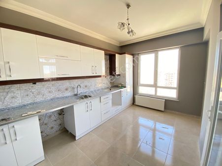 Mega Gayrimenkul'den Beykent'te 3+1 Masrafsız Satılık Daire...