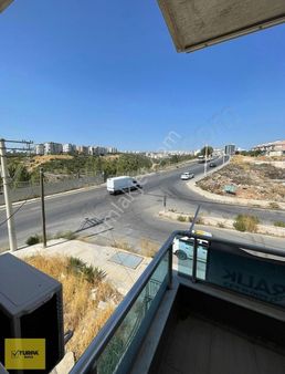 Turpa Buca'dan 1+1 Balkonlu Kiralık Daire