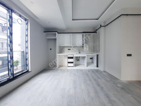 Truva//selim Dağhan'dan Anayola Yakın Tramvay'ın Altında 1+1