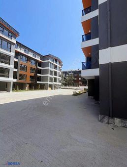 Site İçerisinde Kapalı Garajlı 1+1 1. Kat