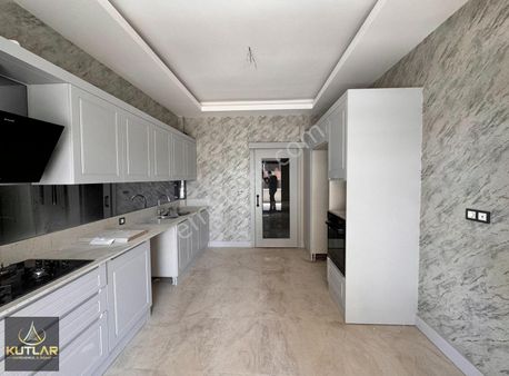 İdeal Evinizi Bulduk..buyrun Kutlara..geniş Lüx*3.5+1