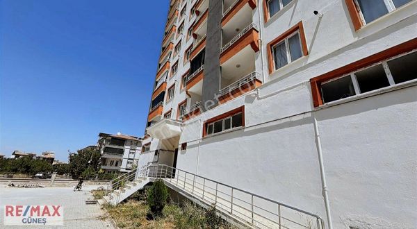 Göztepe Mahallesi'nde 3+1 Satılık Daire