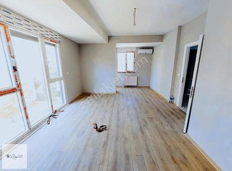 Sağlam'dan Erenköy'de Minibüse Yakın Fırsat Satılık 3+1 Daire