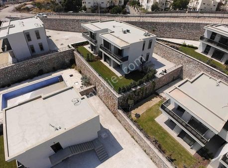 Boğaziçi'nde Yepyeni Eşyalı Daire