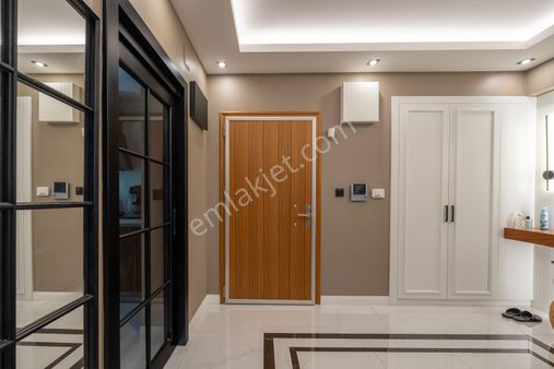 Beşevler Kültür Mah.site İçi Satılık 4+1 Daire!