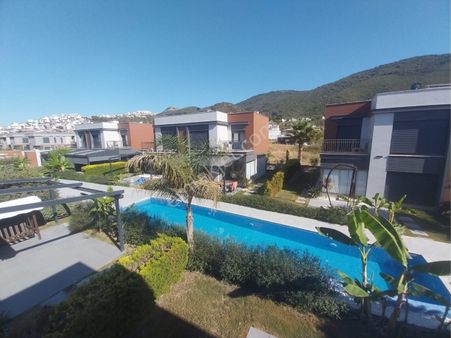 Güzelçamlı'da Site İçerisinde 3+1 Sıfır Satılık Villa