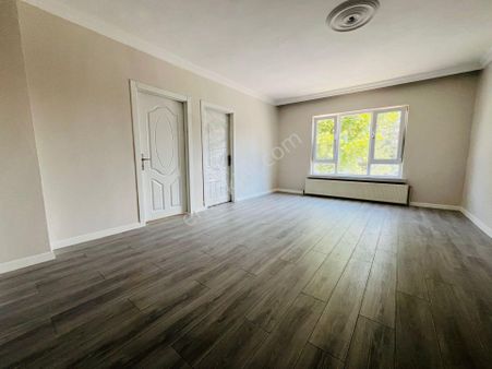 Natoyolu Cad. Yakını Full Yapılı Köşe Başı Satılık 3+1 Daire !