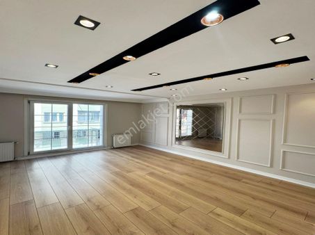 Beylikdüzü Vira Yapı'dan Marmara Park Arkası Balkonlu 2+1 Satılık Daire !