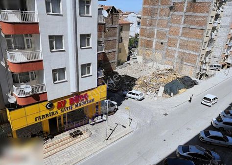 Kıvanç Gayrimenkul'den Cengiz Topelde Satılık 3+1 Daire