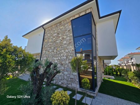 Güzelçamlı’da Denize Yakın Tek Müstakil Özel Havuzlu 3+1 140m2 Lux Villa