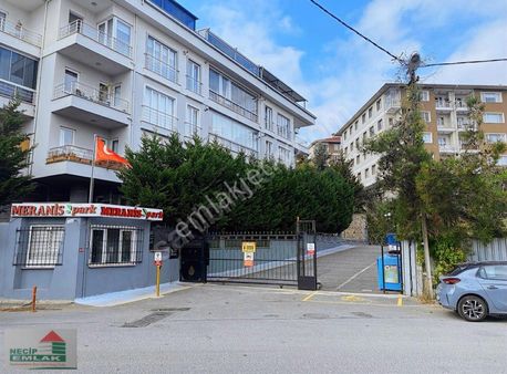 Necip Emlaktan Satılık Sitede 1+1 Daire
