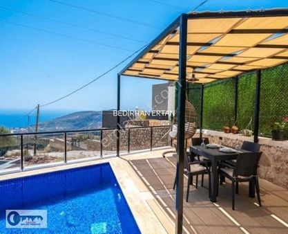 Kaş Kalkan'da Deniz Manzaralı Müstakil Satılık Ahşap Villa