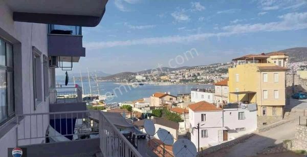 Kuşadası Merkezde Satılık 2+1 Deniz Manzaralı Daire