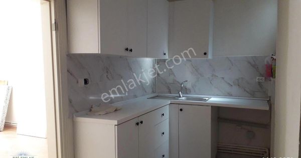 Eti'den Ortaköy'de Cadde Paraleli, Sahile Yakın 50m2 Stüdyo Daire