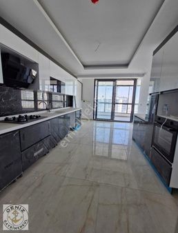 Yeni Batıda Merkezi Konumda Radye Temelli Teraslı Satılık Daire