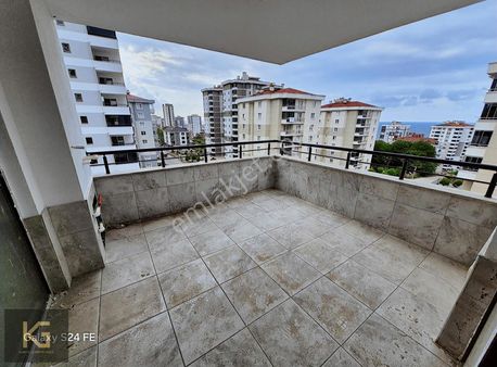 Dolunay Mahallesinde Ana Cadde Üzerinde Geniş Daire