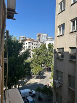 Alsancak Spor Salonu Dünya Göz Ve Özel Sağlık Yakını 1+1 Eşyasız