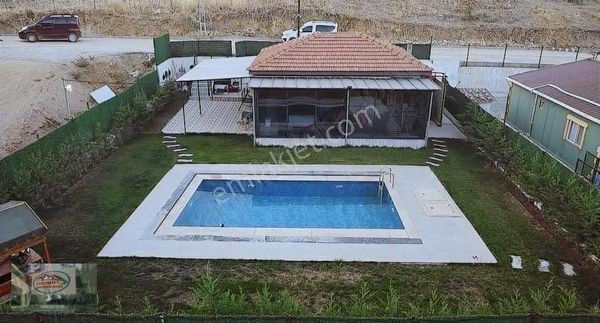 Akman Gayrimenkul'den B.sümbüllerde Satılım Havuzlu Müstakil Ev