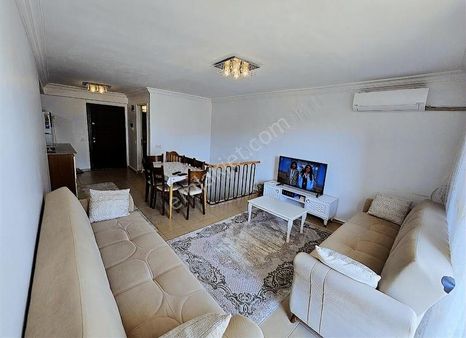 Kuşadası'nda Elit Sitede Satılık Ara Kat 2+1 Dubleks Daire