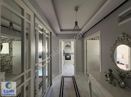 İlkadım Derebahçe De Temiz Ara Kat 3+1 Geniş Daire