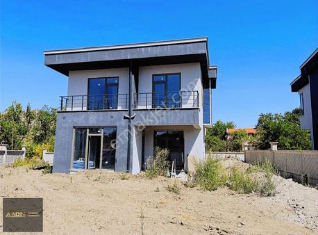 Erenköy'de 4+1 Dubleks Mantıklı Takasa Açık Lüks Villa