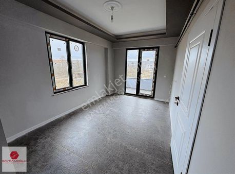 Sıfır 3. Kat Havuzlu Butik Site 2+1 Fiyat Düştü Yaza Hazır