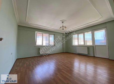 Turyap Selçubey'den Site İçi 170 M² 3+1 Satılık Ara Kat Daire