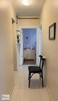 Gayrettepe Polat Sitesinde 3+1 Tadilatlı Satılık Daire