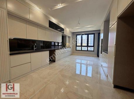 İbrahimli 2'de Lüx Site İçerisinde 4+1 Satılık Arakat Daire