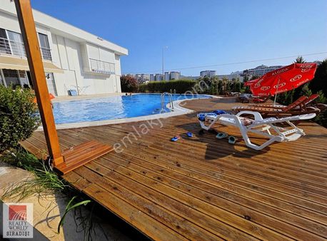 Aksu Kemerağzı'nda Havuzlu Site İçerisinde 2+1 Villa