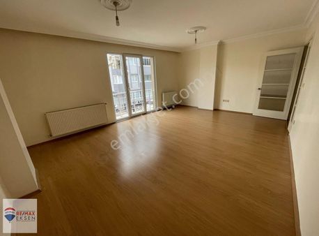 Burak Tok'tan Süper Merkezi Boyalı Geniş Ara Kat Kiralık Daire