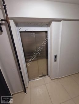 Yeni Binada Bahçelievlerde 3+1 120m2 Ara Kat Ayrı Mutfaklı