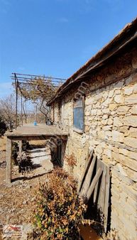 Yaylaalanda İçinde Restorasyon Olabilecek Taş Ev !!!!