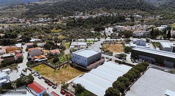 Güzelbahçe Bölgesinde Kiralık 1329 M² Ticari Arsa