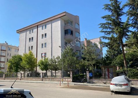 Ulaş Emlak Elvankent Ayyıldız'da Eşyalı Site İçersinde 2. Katta Güney