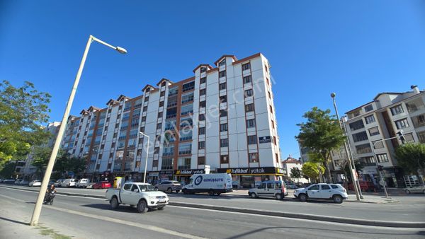 Karapınar Emlak'tan Kaymakamlık Karşısı Kiralık Arakat 3+1 Daire