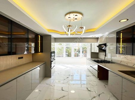 Vira Yapı'dan Satılık Beylikdüzü Migros Arkası 3+1 Özel Mimari Dekorlu Daire