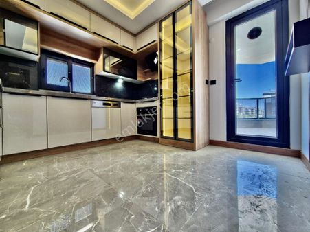 ▓zeytinli Gayrimenkul'den Ön Cephe Ultralüx & Sıfır Ara Kat 3+1 Satılık Daire