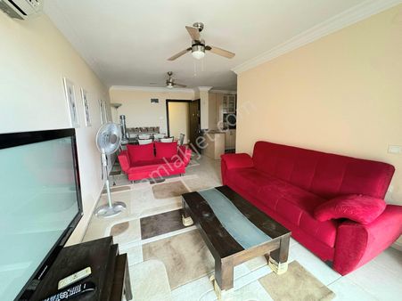 Kuşadası Merkezde Deniz Manzaralı 2+1 Eşyalı Kiralık Daire