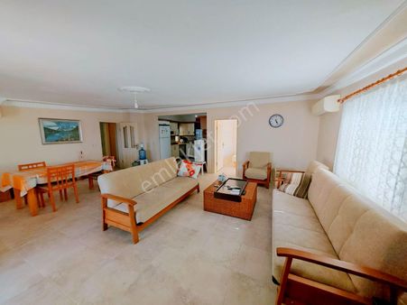 Havuzlu Sitede Satılık 4+1 Daire