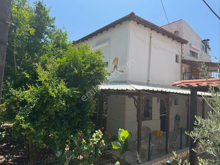 Çeşme Dalyan Da Satılık Bahçeli Yazlık