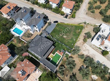 Avcı'dan Altınoluk 1200m2 Arsa Denize 50mt Manzara Havuzlu Villa