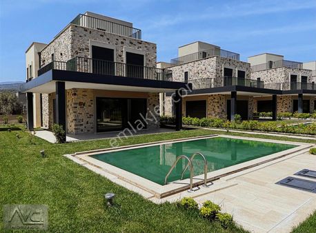 Avcı'dan Güre 440m2 Arsa İçinde Lüks Müstakil Havuzlu 4+1 Villa