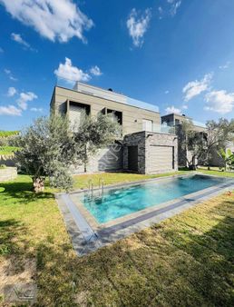 Avcı'dan Güre 400m2 Arsa Müstakil Havuz Emsalsiz Mimari