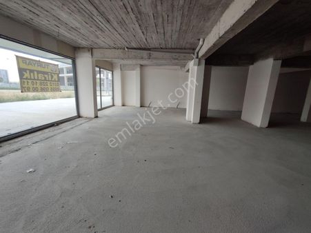 Eryaman Yeşilova Da Tamamı Düz Giriş Kiralık Dükkan