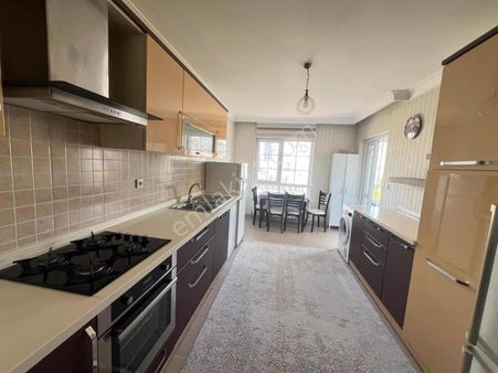 Ahi Mesut Bulvar Üzeri Site İçerisinde Arakat Ön Cephe 3+1 Daire