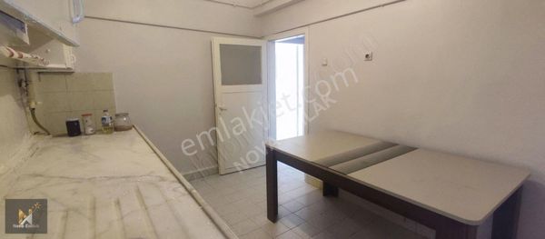 Abdullahpaşa Minibüs Durağın Üst Caddesinde Kiralık 2+1 Daire