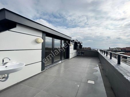 Reşit Paşa Caddesinde E5 E Yakın Sıfır 5+2 Satılık Dubleks