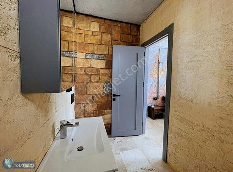 Kuşadasında Özel Tasarım, Deniz Manzaralı, Havuzlu Müstakil Ev