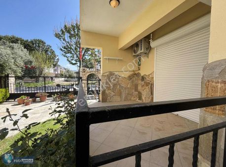 Rotadan Sahilde Denize Avm Yakın Villa Köşe